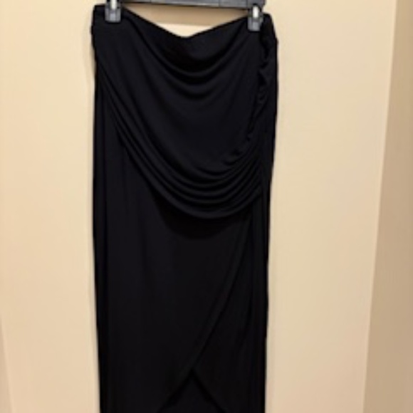 Cabi 5052 - Black Skirt - Size Medium - Picture 1 of 10